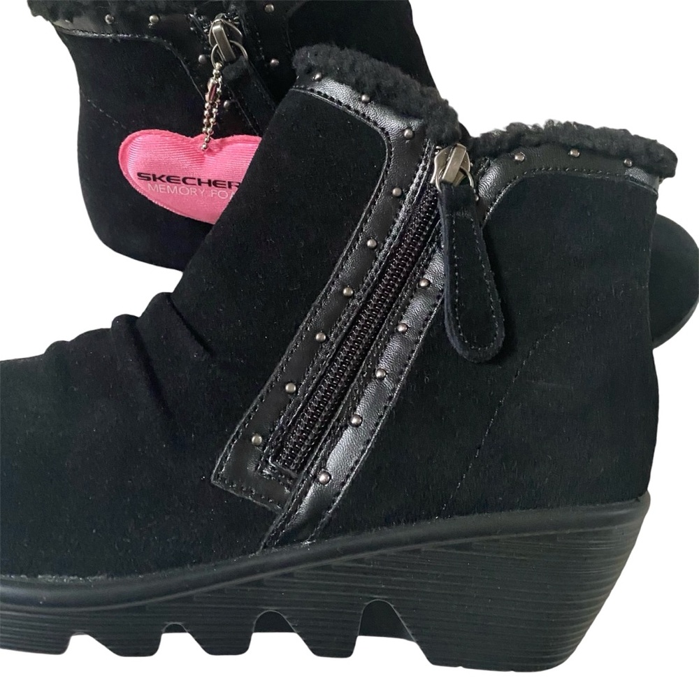 WOMENS SKECHERS SIZE 8 JUMPER SWEET STUD BLACK SUEDE ZIP ANKLE SHERPA TRIM BOOTS - Picture 3 of 12